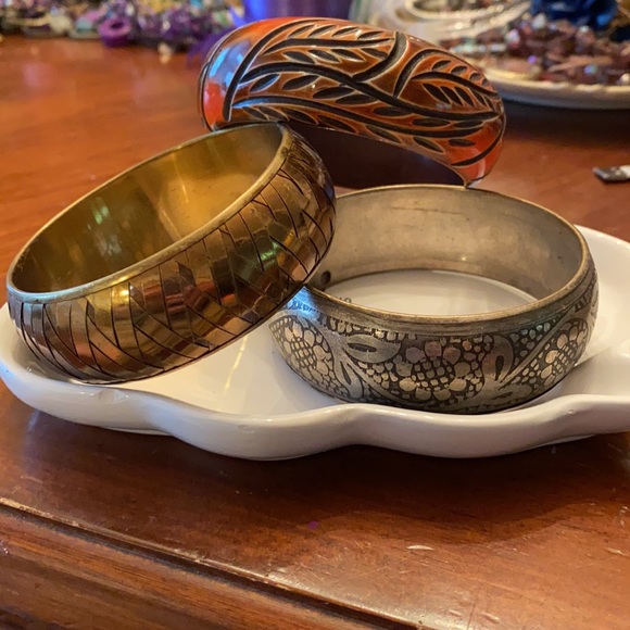 Three 70’s 80’s 90’s cuff bracelets - Picture 2 of 6